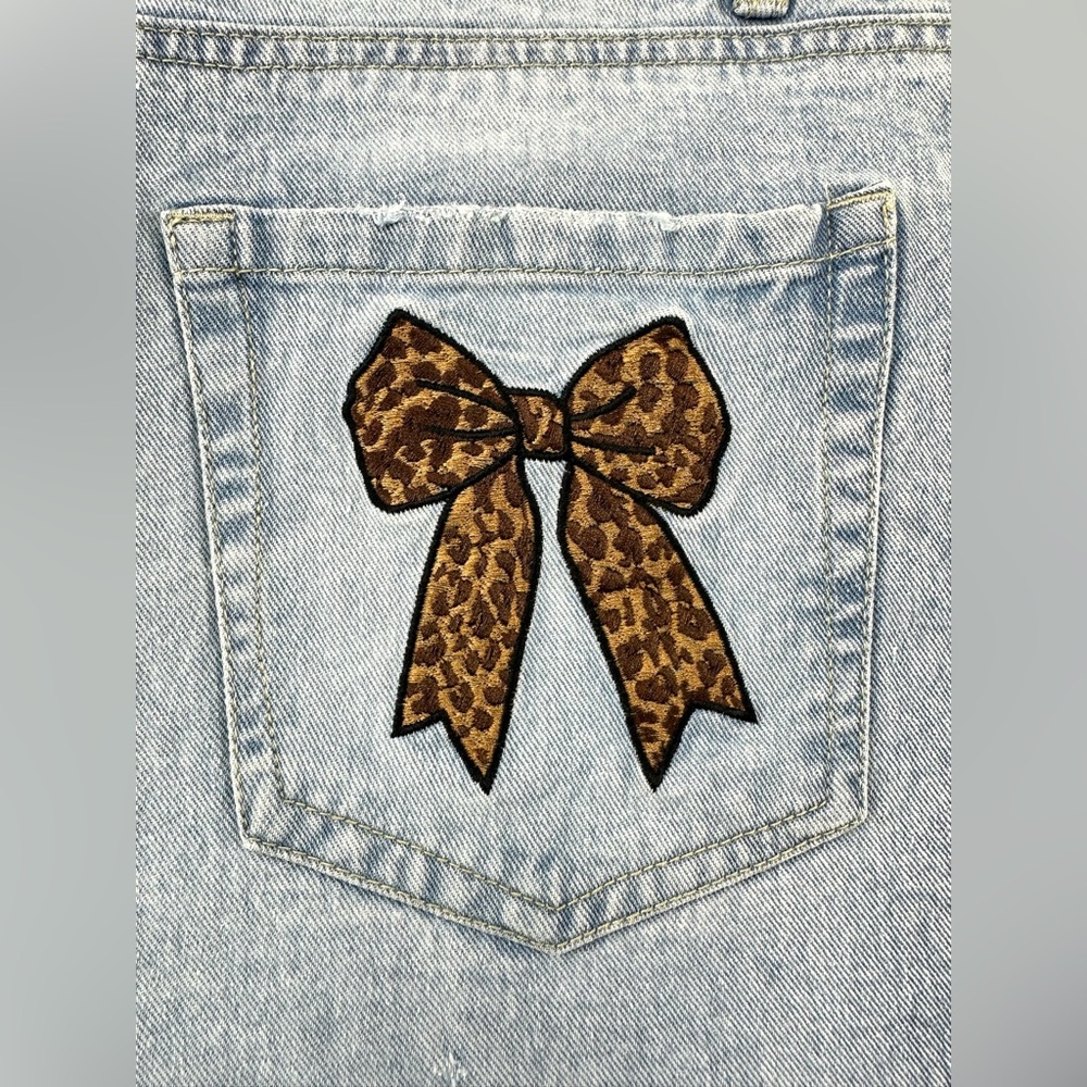 Aeropostale low rise baggy jeans Size 2 26in light wash leopard bow back pockets - Picture 13 of 15